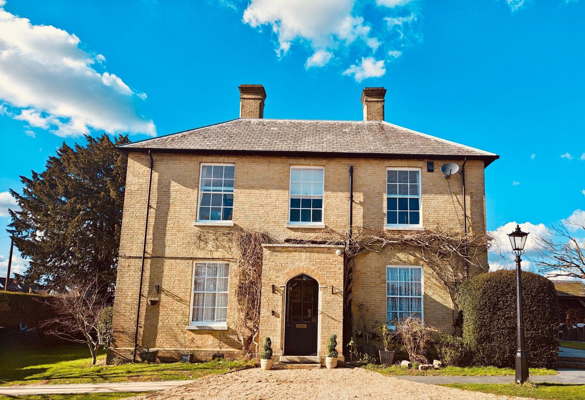 Langley House Bed & Breakfast Exterior photo